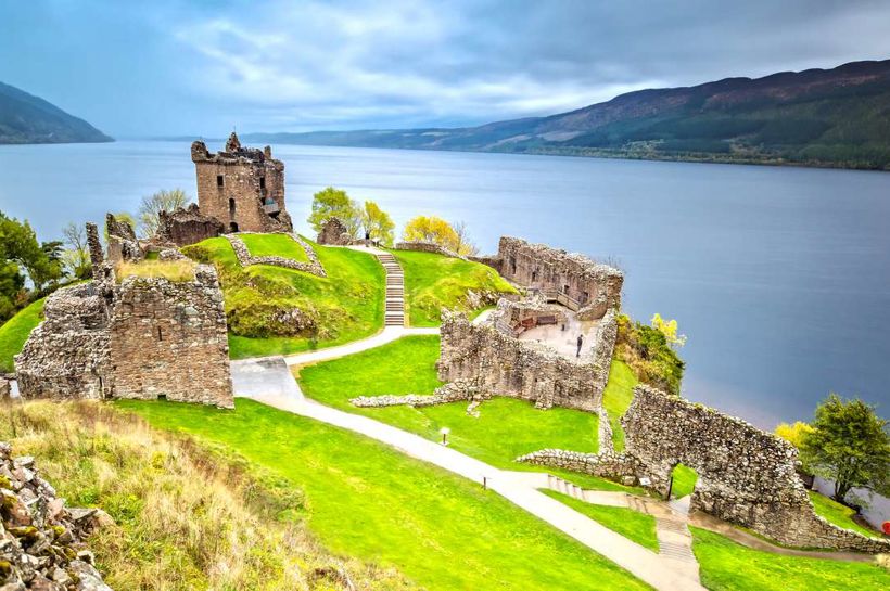 04 Loch Ness Urquhart Castle