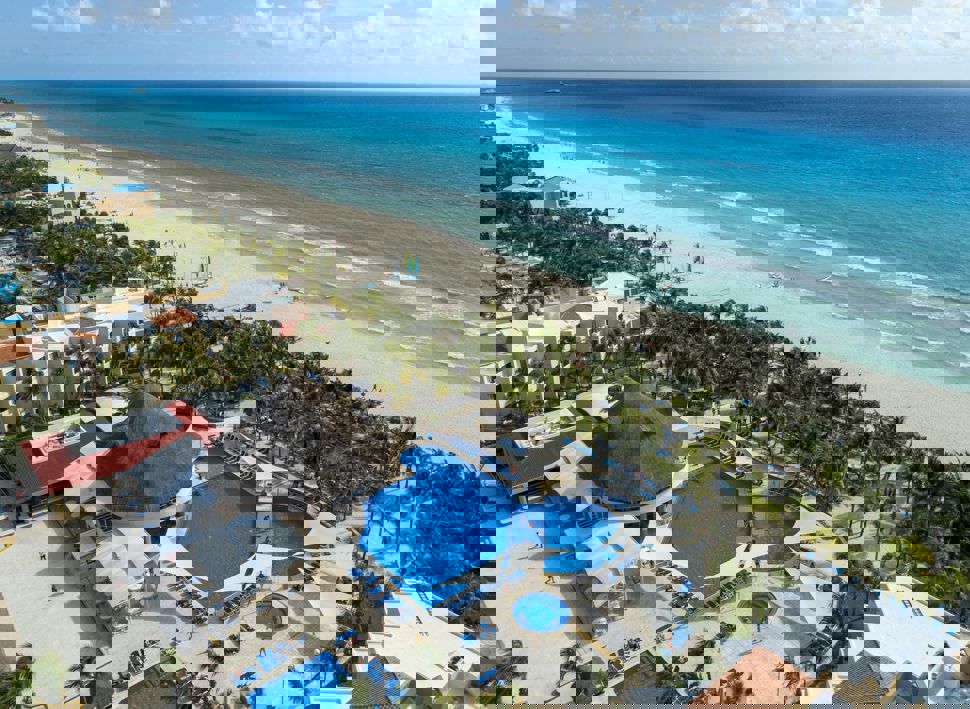 Maya Aerial Pool 47622222591 O