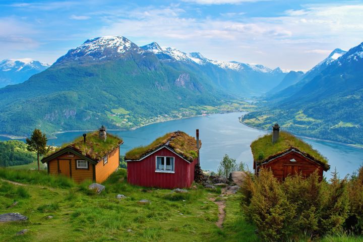 Seilas i vestlandsfjordene med Hurtigruten og Temareiser Fredrikstad